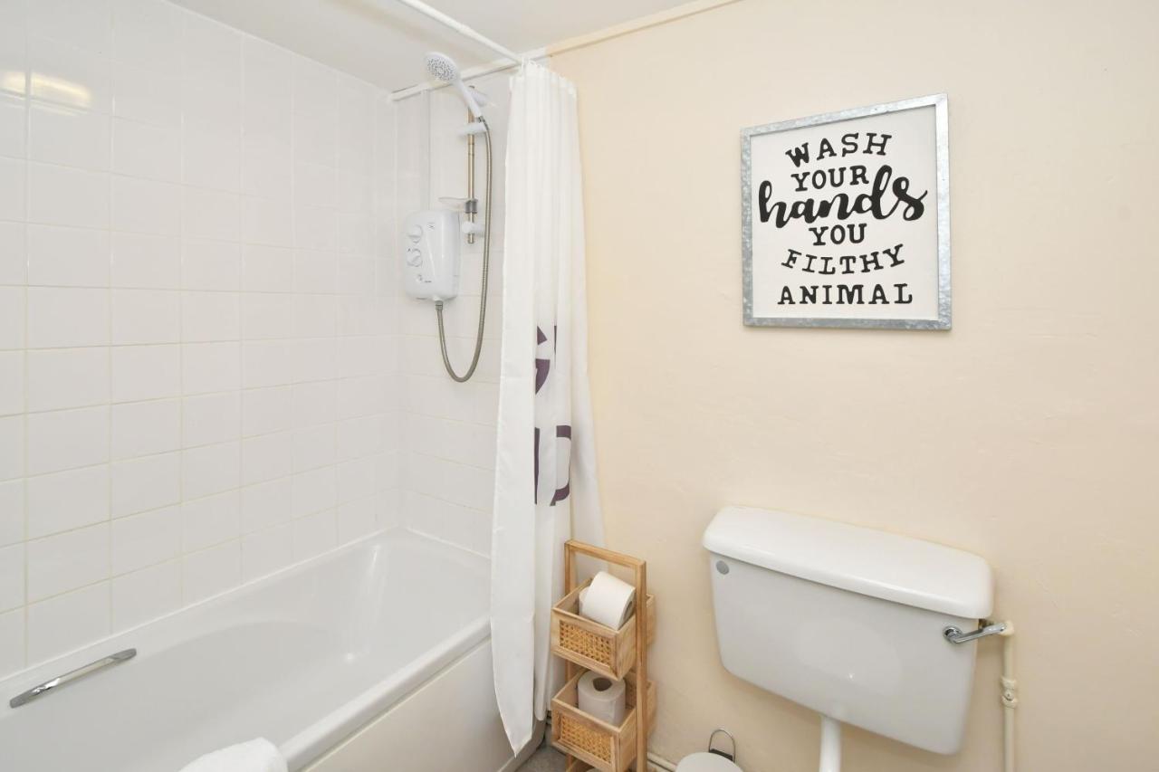 The Yellow Door By Avenew Management Serviced Accommodation Stoke-on-Trent Exterior foto